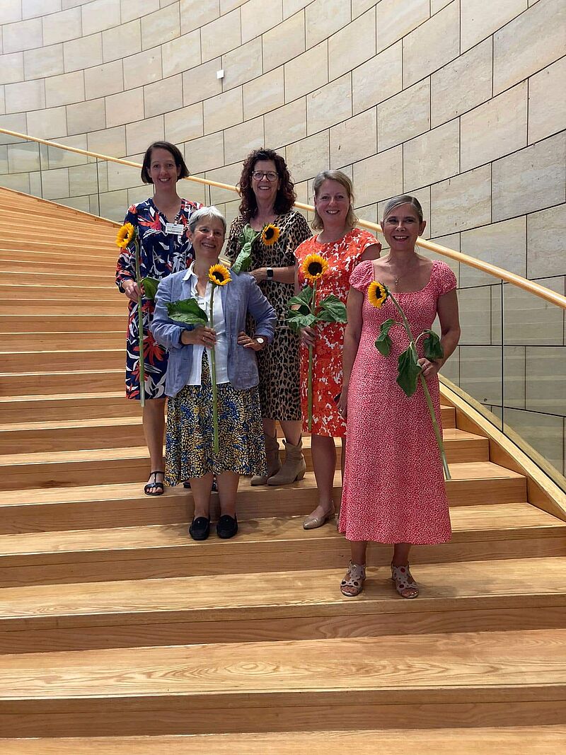 Im Bild: (von links) Yvonne Schormann-Budde und Joan Krebs-Schmid (SLV-NRW), Resi van der Coer und Karin Straus (AVS), Andrea Busche (MdL aus Bochum).