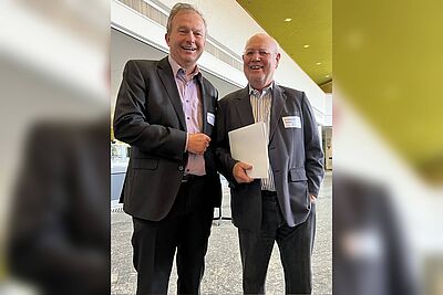 Foto: Harald Willert (links, Ehrenvorsitzender der SLV NRW) & Dr. Burkhard Mielke (rechts, Geschäftsführer der SLV NRW)